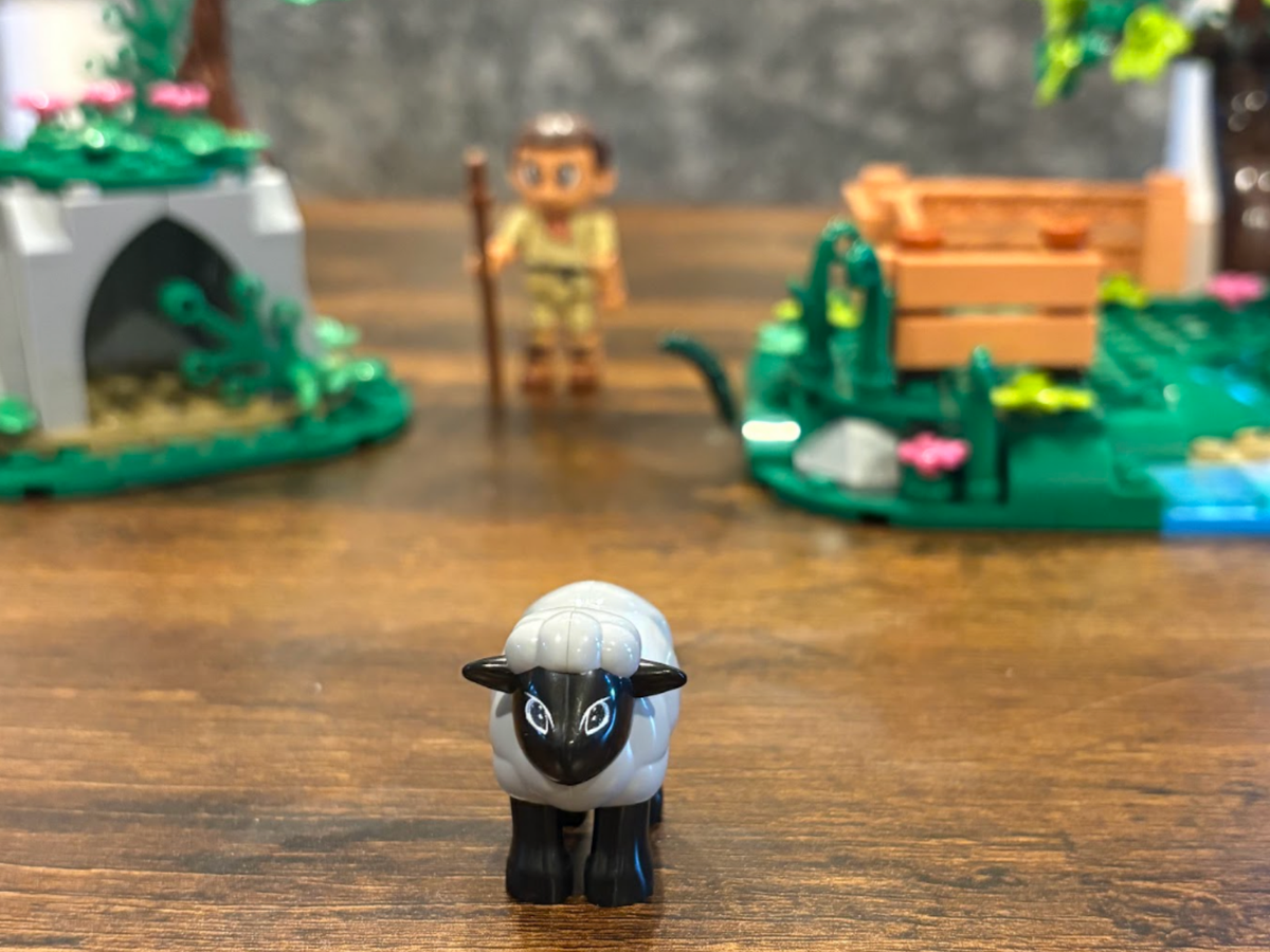 Jesus and the Lost Sheep building set